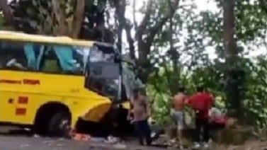 salpukan ng bus at suv