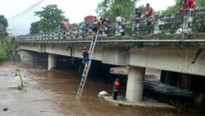6 katao, nasagip matapos ma-trap sa ilalim ng tulay sa Leyte
