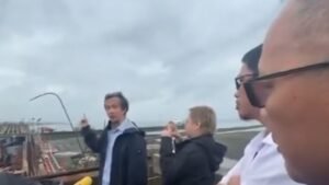 DPWH chief, sinermunan ang district engineers bunsod ng maling bridge clearance sa Samar